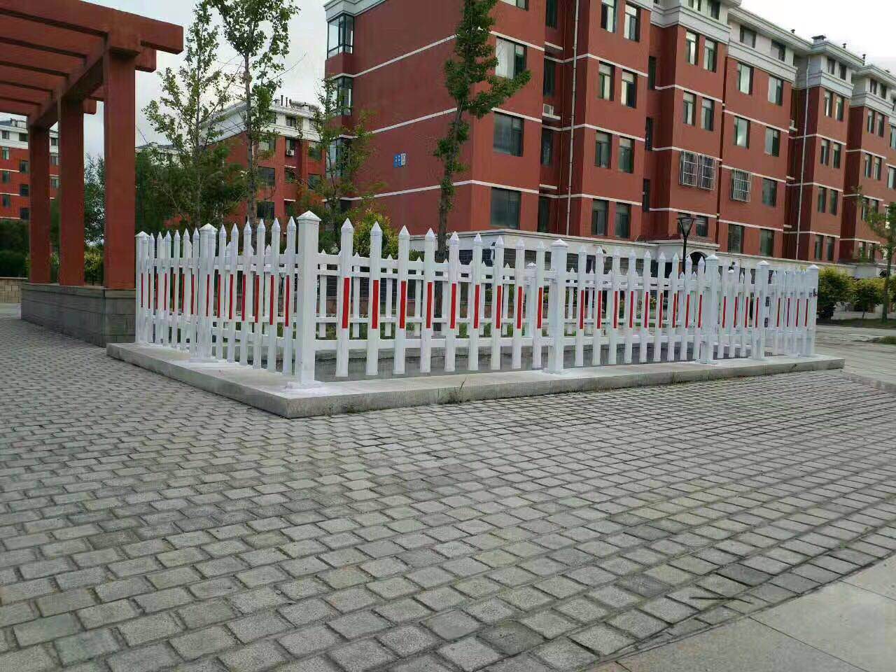 pvc護(hù)欄，鋅鋼護(hù)欄專業(yè)供應(yīng)商